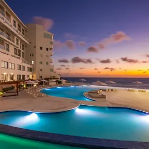 4* Hotel Cyan &